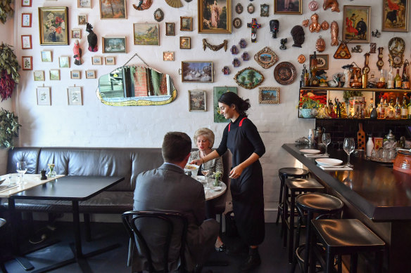 Bar Lourinha is now open for Sunday lunches, with entertainment thrown in.