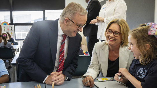 Prime Minister Anthony Albanese and Victorian Premier Jacinta Allan at the announcement of additional Commonwealth funds for state schools.