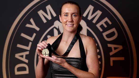 Tamika Upton with her player of the year award at the Dally M Medal night.