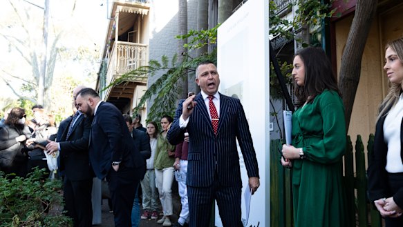 Sydney’s latest clearance rate improved for the fourth week in a row, sitting above 60 per cent for the first time since April, on Domain data.