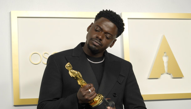 Daniel Kaluuya, winner of best actor in a supporting role for Judas and the Black Messiah, with his Oscar.