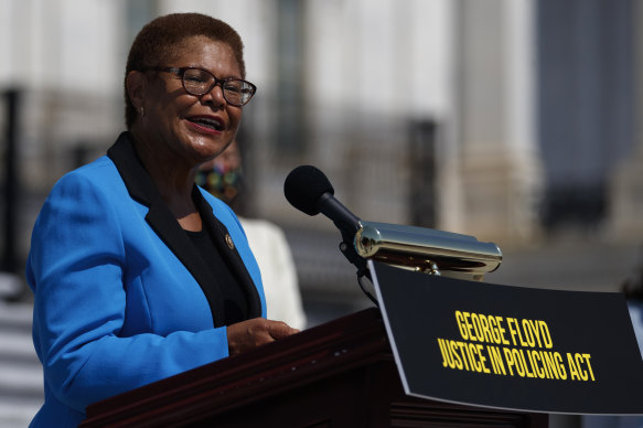 LA mayor Karen Bass in 2020. 