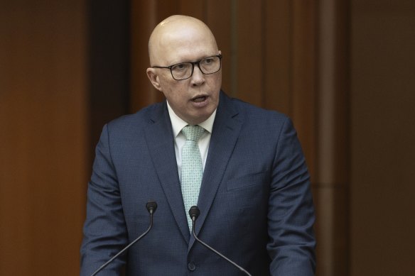 Opposition Leader Peter Dutton backs PM’s denouncement of pro-Palestinian graffiti on war memorials.