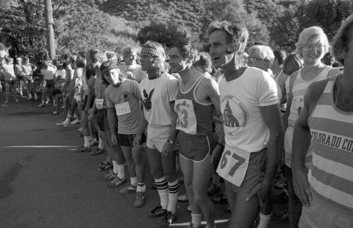 Naylor lines up alongside racers at the start of the Pikes Peak Marathon in 1975.