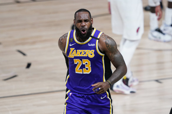 LeBron James scored 38 points as the Lakers took a 2-1 series lead.