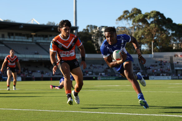 Ratu Rinakama scores one of his two tries at Kogarah.