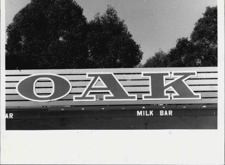 The Oak Milk Bar at Peats Ridge in 1986. It was a major pit stop on the old highway from Sydney to Newcastle.