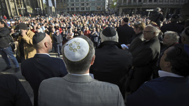 German official cautions Jews not to wear skullcaps 13cd888197949ed2bd9144f9b1cbfb5bc19f4392