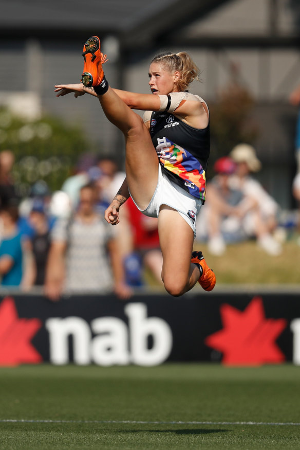 Aflw Star Tayla Harris And The Kick That Ignited The Trolls Then Punted Them To The Sidelines 5318