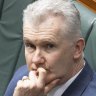 Labor wants IR laws for Christmas but it’s running out of time to sway the crossbench