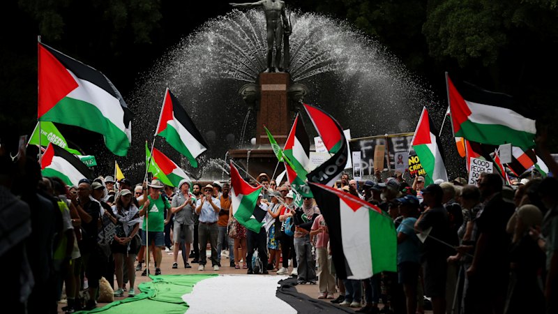 Australia news LIVE: Israeli president arrives in Sydney as court challenge looms; Coalition unites again