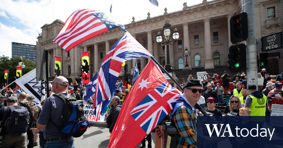 Melbourne protests: Thousands take to Melbourne's CBD in separate pandemic law protest and counter rally - Vimarsana News
