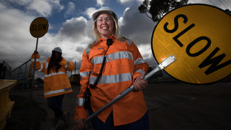 Why You See More Women At Road Works The Changing Face Of