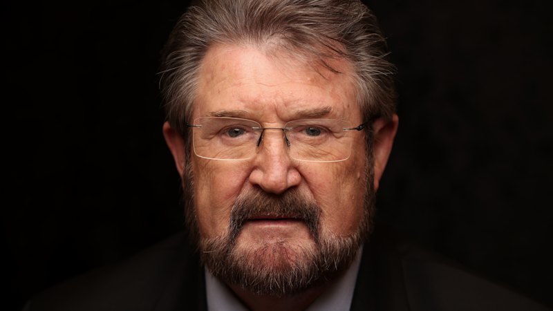Derryn Hinch’s life described in book’s ‘human headline’ back-cover summary