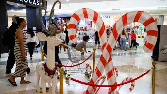 Consumers are planning to slice their Christmas spending as high inflation and rising interest rates sap shopper confidence.