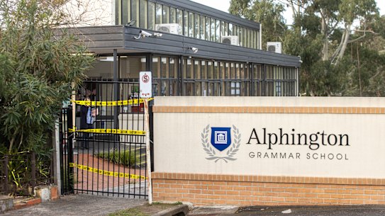 Alphington Grammar has joined in a fight against a proposed mental health hospital in the neighbourhood.