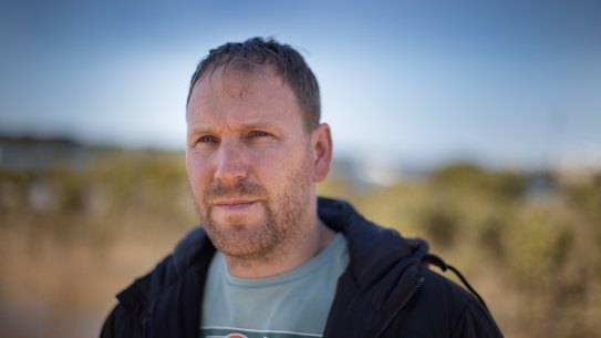 Dean Morris was diagnosed with silicosis in 2019 after working with engineered stone for several years.