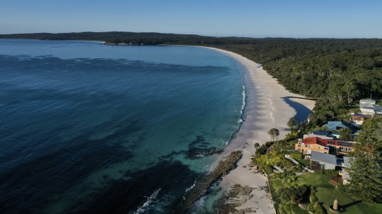 Authorities have been accused of failing to do enough to make visitors to Jervis Bay aware of cancer-causing contaminants. 
