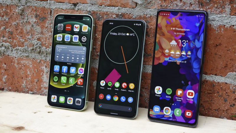 iphone 12 v pixel 5 v samsung s20 fe