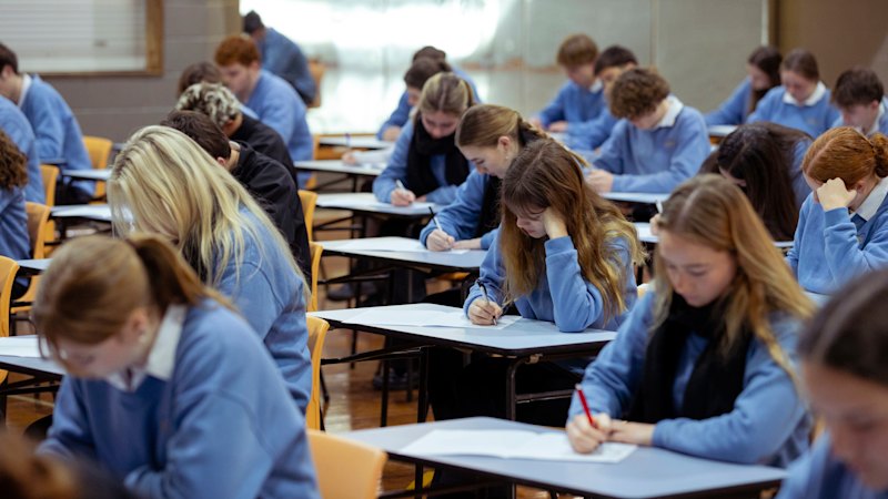Thousands of students drop advanced mathematics courses in NSW