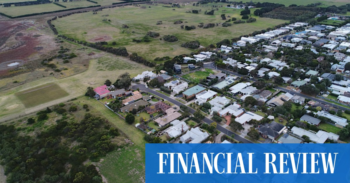 afr.com - Michael Bleby - Victorian investors face extra land tax hit from budget