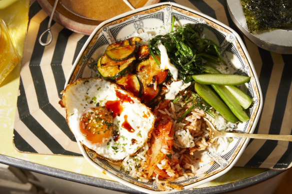 Sesame-fried egg bibimbap.