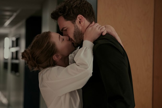 Lili Reinhart and Tom Bateman as Olive and Adam in The Love Hypothesis.