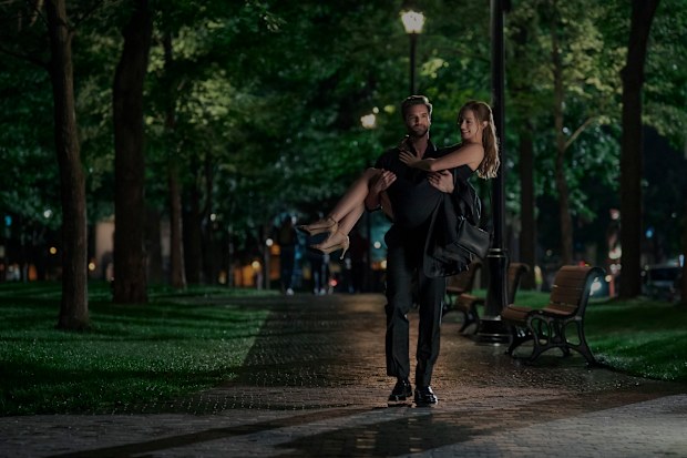 Lili Reinhart and Tom Bateman as Olive and Adam in The Love Hypothesis.