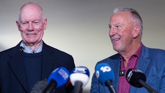 Ashes greats Greg Chappell and Ian Botham.
