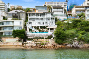 The sale of Bruce McWilliam’s Point Piper waterfront house was like a starter gun on the trophy home market.