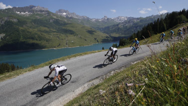Thomas Takes Stage 11 Win And Yellow Jersey In Tour De France