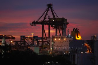 The stevedoresâ industrial landscape is rare in Australia: a private sector industry where the union claims overwhelming membership.