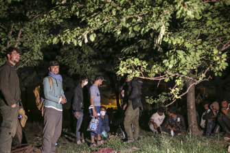 Afganlar Taliban'dan ülkelerine doğru kaçarken Türkiye, Türkiye-İran sınırında artan göçten endişe duyuyor. 
