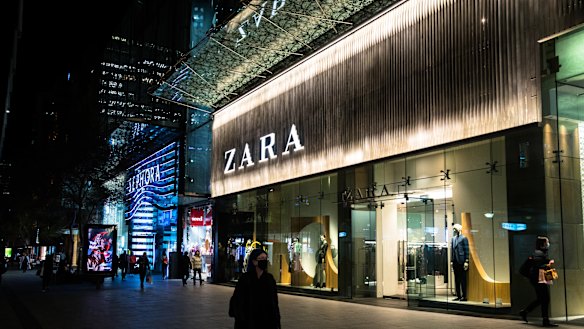 Foot traffic in Sydney's CBD had fallen by more than half, said Paul Zahra, head of the Australian Retailers Association.