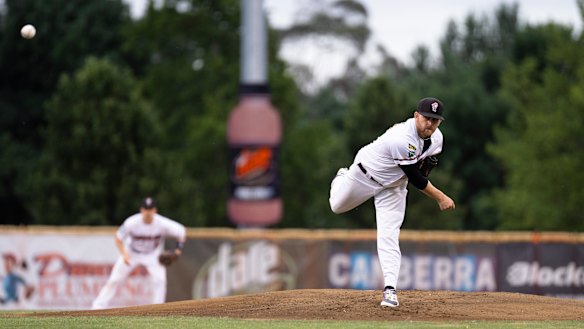 Cavalry starting pitcher Steven Chambers recovered after a slow start.