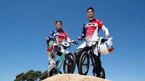 Saya and Kai Sakakibara.