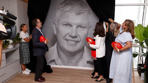 Both state and federal politicians joined the Frawley family and members of the wider football fraternity at the unveiling of the centre named in Danny Frawley’s honour.