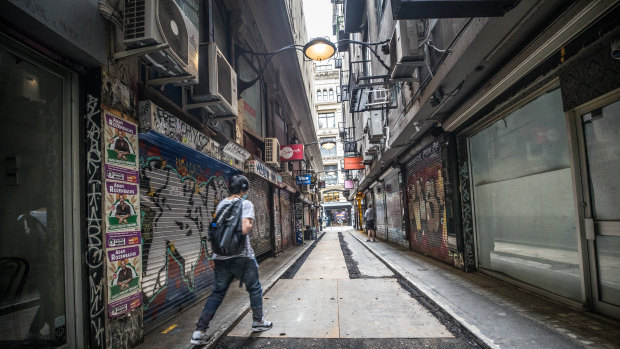 Melbourne City Council will offer shoppers free parking in an "extraordinary" attempt to lure people back to the CBD. 