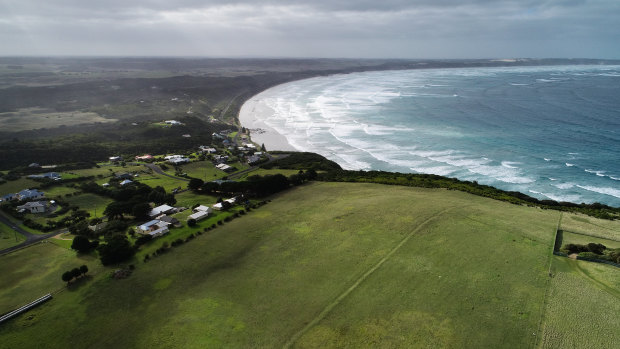 An eco-resort is being proposed for Cape Bridgewater. The final decision has been referred to the planning minister. 