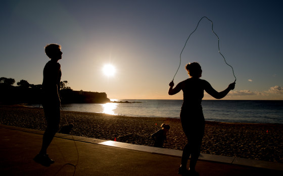 Early risers skip rope at Coogee Beach: Working all major muscle groups at once maximises calorie-burning.