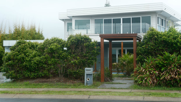 Matt Simons is paying $1800 a week for an upmarket residence overlooking Belongil Beach in Byron Bay.