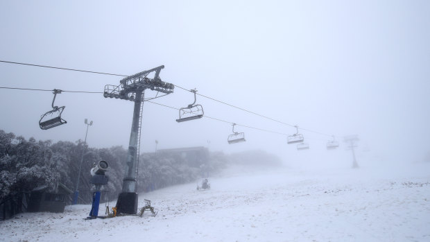 The weather bureau's thermometers show that the current temperature at Mount Buller is -1 degrees. 