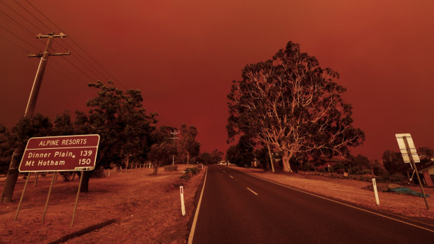 The sky turns red as fires close in on Omeo on January 4.