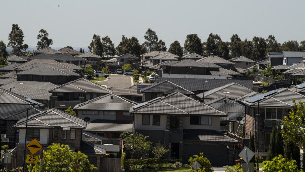 Doing away with dark roofs could reduce Sydney’s ambient temperatures by an average of 2.4 degrees.