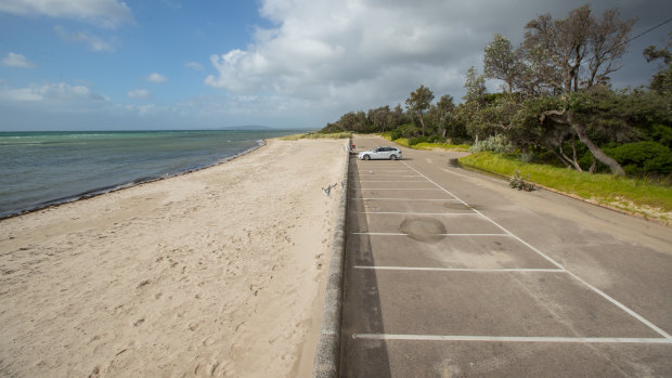 Rosebud foreshore camp ground, normally full at this time of year.