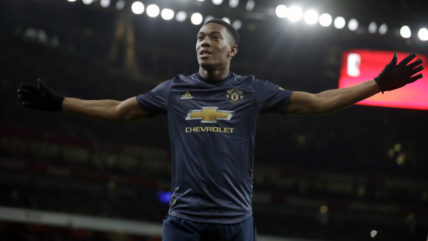 Manchester United's Anthony Martial has signed a new long-term deal with the club.
