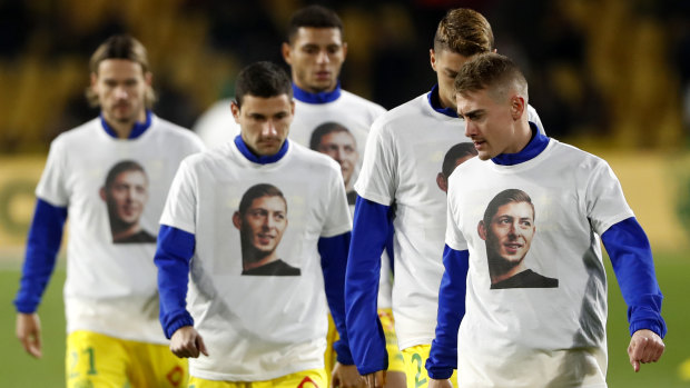 Nantes players wore T-shirts with Emiliano Sala on them before the match.