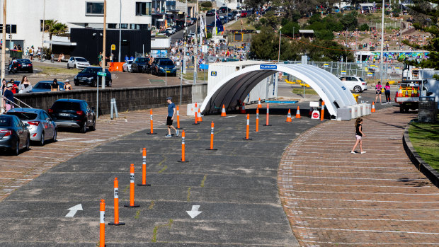 The testing clinic at Bondi Beach was empty on Monday afternoon, despite the crowds at the beach.