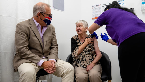Jane Malysiak recieved Australia’s first COVID-19 vaccination.