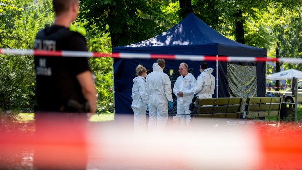 Forensic experts secure evidence in Berlin's Moabit district, where Zelimkhan Khangoshvili of Georgia was shot dead in August 2019.